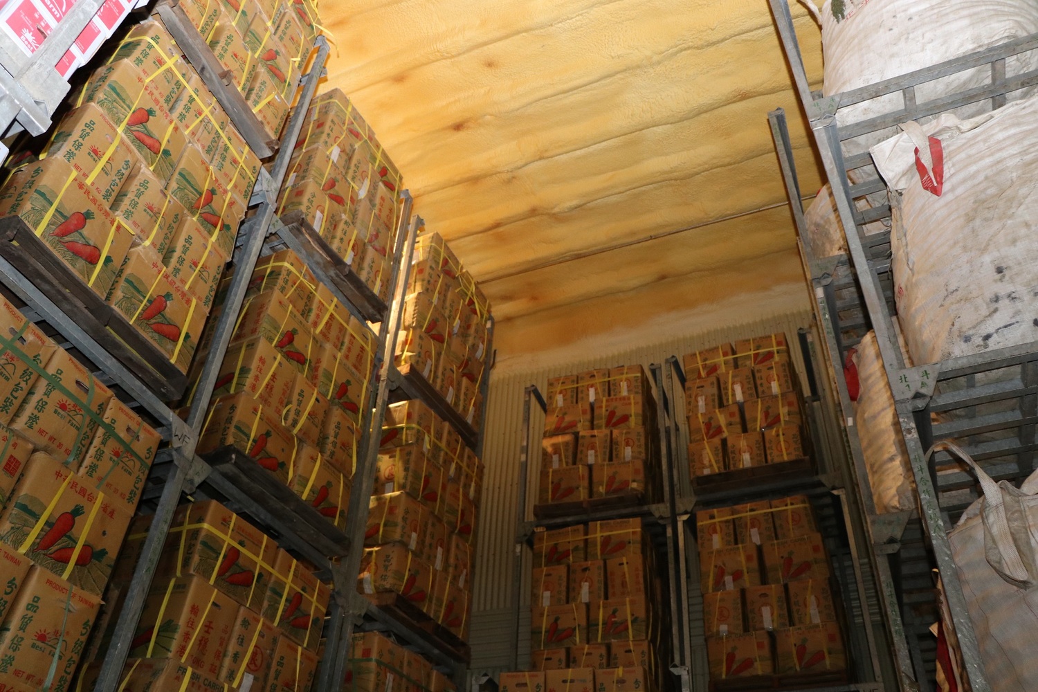 台北果菜市場蔬菜交易量1,465公噸,比昨日(27)1,354公噸還增加111公噸,增幅8.2%,表示蔬菜的供應量是夠的。 圖:農委會提供 台北果菜市場蔬菜交易量1,465公噸,比昨日(27)1,354公噸還增加111公噸,增幅8.2%,表示蔬菜的供應量是夠的。 圖:農委會提供
