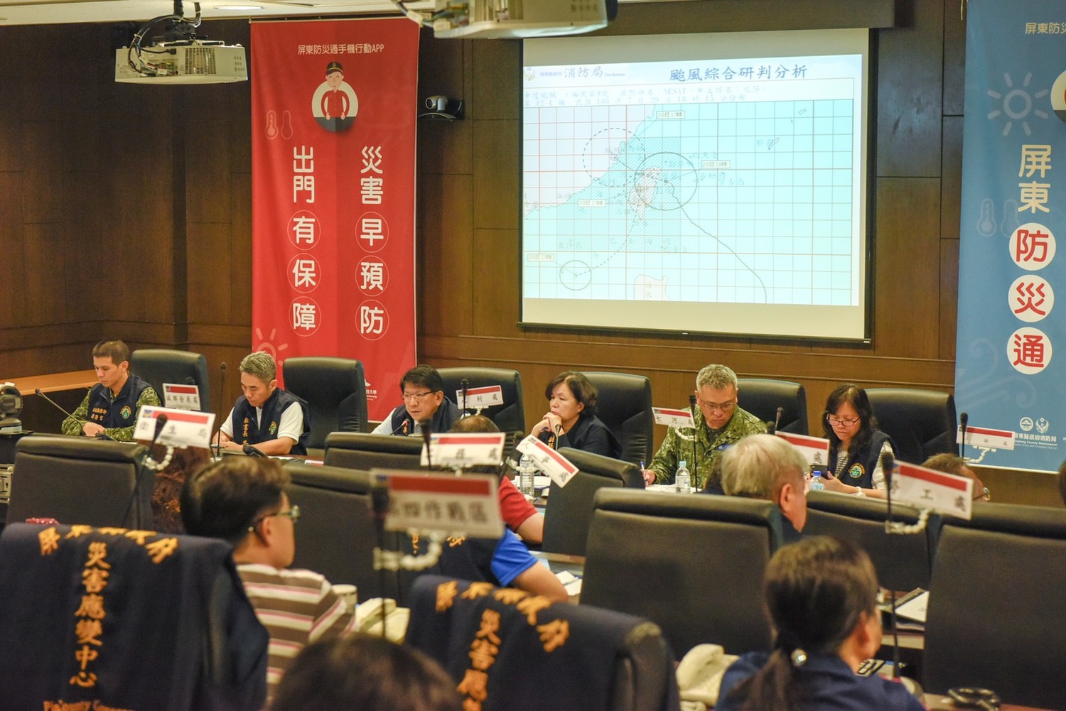29日尼莎颱風來襲,造成屏東縣內8個鄉鎮積水,2萬多戶住戶停電。 圖:屏東縣政府提供 29日尼莎颱風來襲,造成屏東縣內8個鄉鎮積水,2萬多戶住戶停電。 圖:屏東縣政府提供