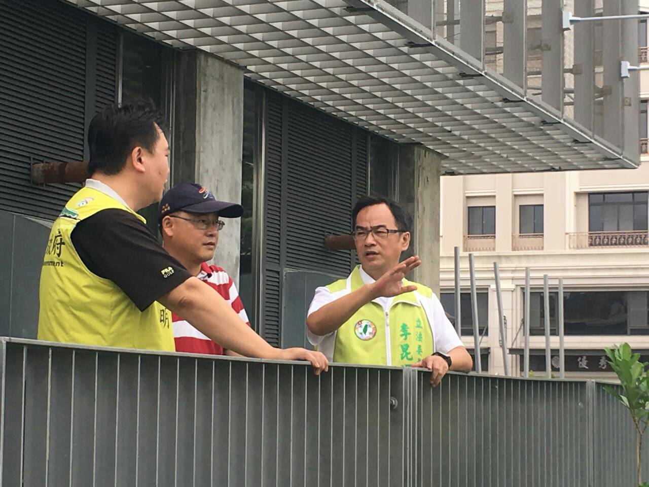 為因應海棠接續來襲,市府團隊不敢掉以輕心。 圖:高雄市政府/提供 為因應海棠接續來襲,市府團隊不敢掉以輕心。 圖:高雄市政府/提供