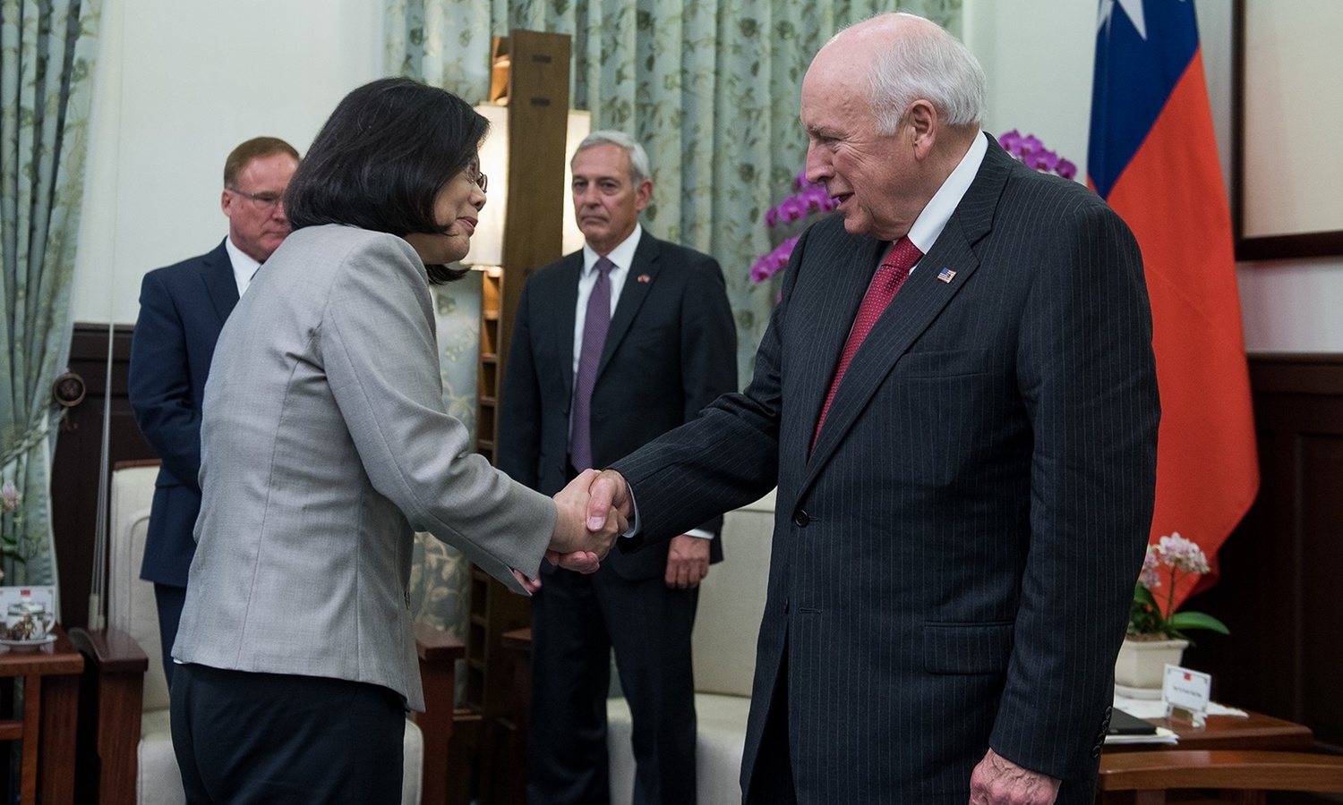 總統蔡英文今(7)日上午接見美國前副總統錢尼(Richard Cheney)。 總統蔡英文今(7)日上午接見美國前副總統錢尼(Richard Cheney)。