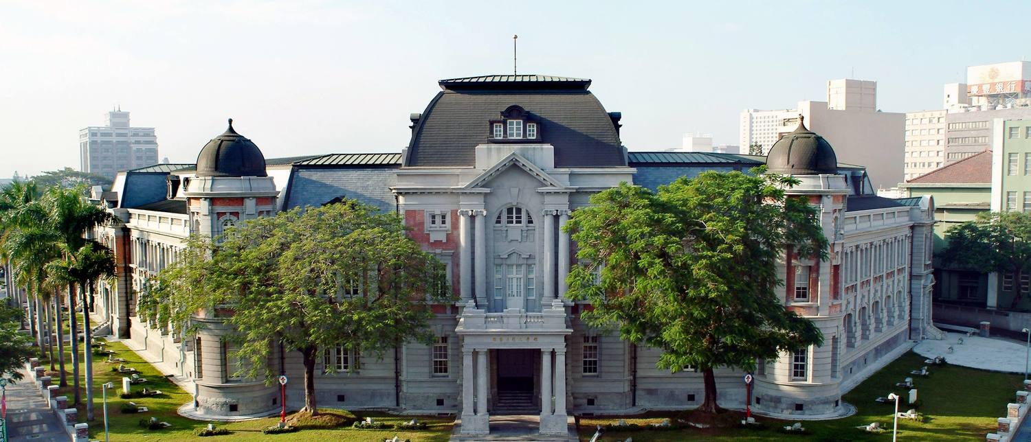 台灣文學會理長向陽支持大幅調整課綱,認為這無關於文言文/白話文之爭,也與意識形態無關。位於台中的台灣文學館 圖:翻攝自台灣文學館臉書 台灣文學會理長向陽支持大幅調整課綱,認為這無關於文言文/白話文之爭,也與意識形態無關。位於台中的台灣文學館 圖:翻攝自台灣文學館臉書