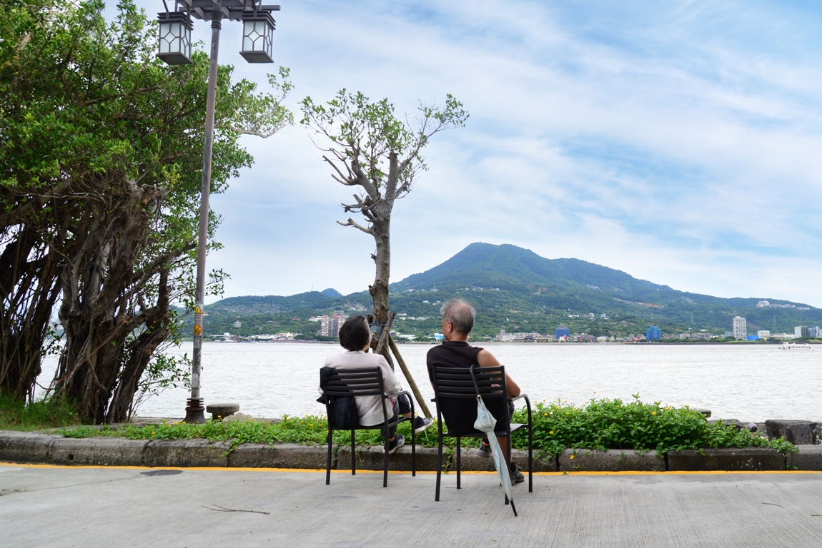 淡水海關碼頭園區過去為軍事管制區,現在成為大家放鬆、欣賞淡水河景的最佳場域。 圖:新北市立淡水古蹟博物館提供 淡水海關碼頭園區過去為軍事管制區,現在成為大家放鬆、欣賞淡水河景的最佳場域。 圖:新北市立淡水古蹟博物館提供