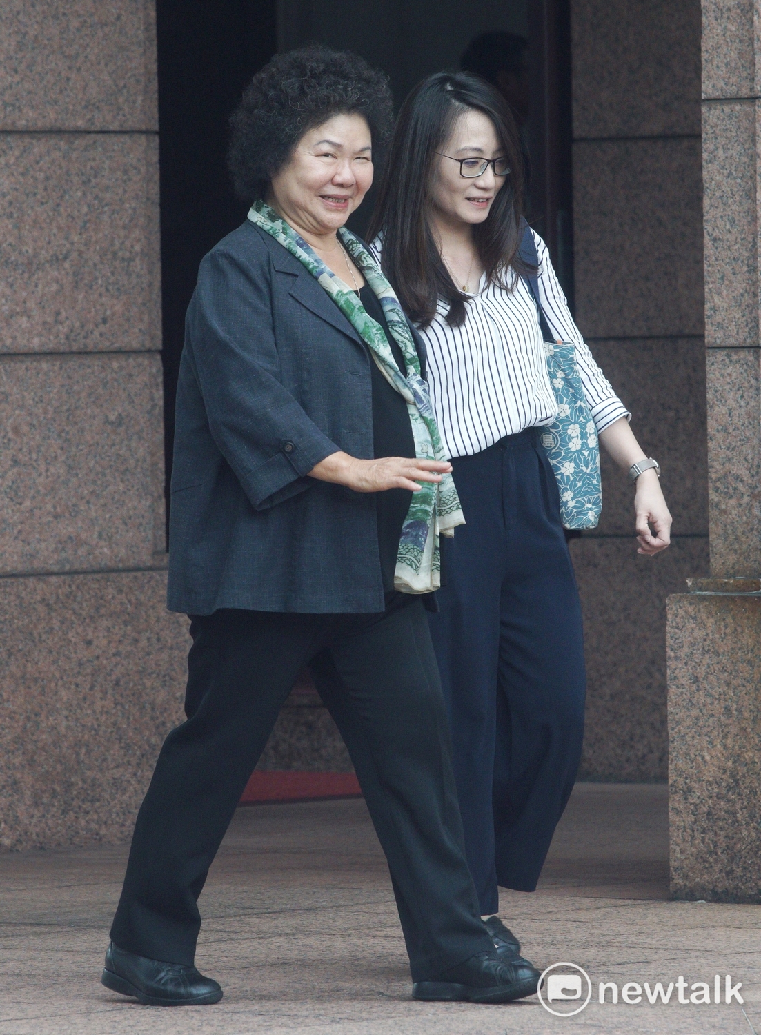 高雄市長陳菊出席行政院院會後步出行政院。 圖:常日豪/攝 高雄市長陳菊出席行政院院會後步出行政院。 圖:常日豪/攝
