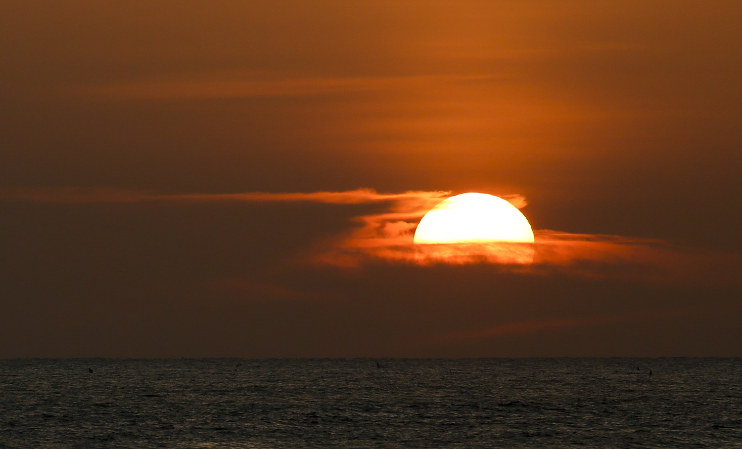 觀夕平台、漁光島的沙灘,是欣賞南台灣最美日落景緻的好去處。 張大魯/攝影 觀夕平台、漁光島的沙灘,是欣賞南台灣最美日落景緻的好去處。 張大魯/攝影