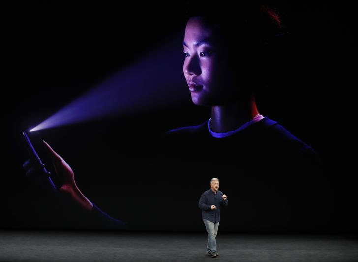 iPhone X(ten)登場,日前預測的各大功能也逐一證實登場。 iPhone X(ten)登場,日前預測的各大功能也逐一證實登場。
