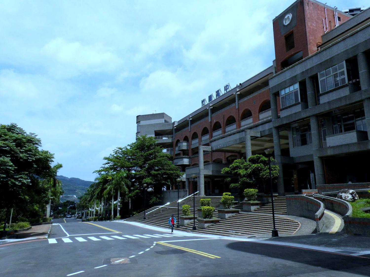 新北市淡水區竹圍高級中學新建綜合大樓工程,榮獲新北市106年度公共工程優質獎。 圖:新北市工務局/提供 新北市淡水區竹圍高級中學新建綜合大樓工程,榮獲新北市106年度公共工程優質獎。 圖:新北市工務局/提供