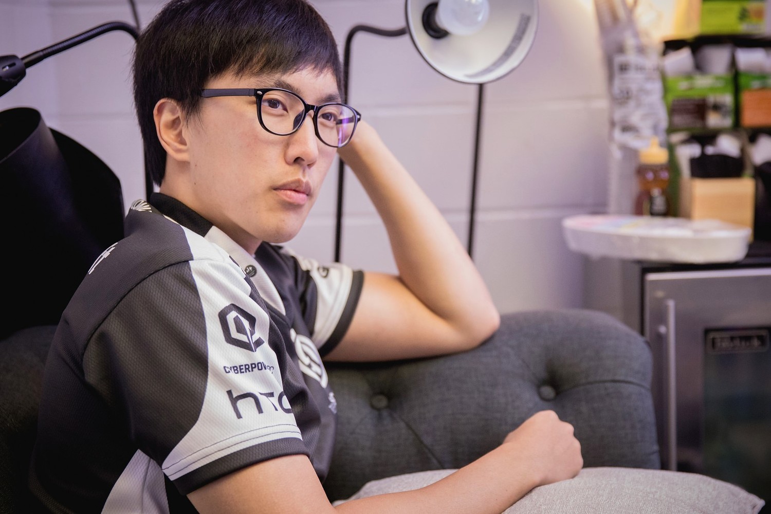 ESPN這樣的榜單安排顯然不盡人意,最主要便是將Uzi、Ruler等表現極為出色的AD排在榮譽榜上,反而是近期表現平平的「大師兄」Doublelift排名第五。 圖:翻攝自 LoL Esports Photos flickr ESPN這樣的榜單安排顯然不盡人意,最主要便是將Uzi、Ruler等表現極為出色的AD排在榮譽榜上,反而是近期表現平平的「大師兄」Doublelift排名第五。 圖:翻攝自 LoL Esports Photos flickr