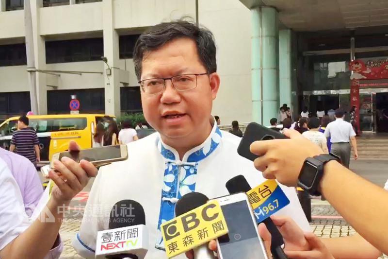 桃園市長鄭文燦23日對於民進黨內特赦前總統陳水扁提案的呼聲表示,國家要往前走,不可能把所有壓力都放給蔡總統,扁案是歷史造成的問題,蔡總統要承擔的是國家未來的責任。 桃園市長鄭文燦23日對於民進黨內特赦前總統陳水扁提案的呼聲表示,國家要往前走,不可能把所有壓力都放給蔡總統,扁案是歷史造成的問題,蔡總統要承擔的是國家未來的責任。