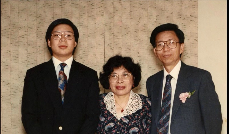 郭倍宏1989年.闖關回台,又現身在重重警力包圍的中和體育場政見會場。 郭倍宏1989年.闖關回台,又現身在重重警力包圍的中和體育場政見會場。
