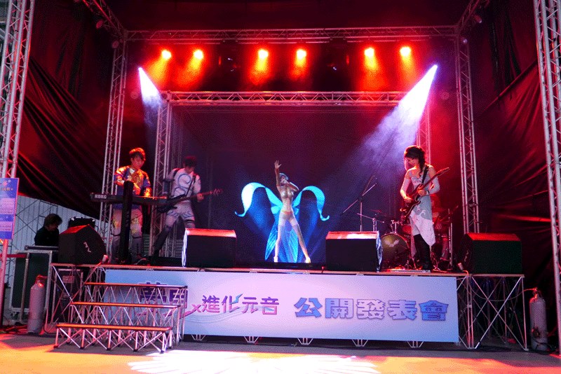 《夢見》中主角Mida演唱時和真人互動。圖:穀得電影提供 《夢見》中主角Mida演唱時和真人互動。圖:穀得電影提供