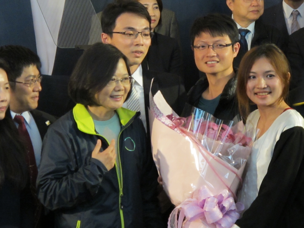 民進黨總統候選人蔡英文9日晚間出席「全國律師蔡英文、陳建仁後援會」成立大會時承諾將成立國家人權委員會、撰寫國家人權報告。圖:林朝億/攝 民進黨總統候選人蔡英文9日晚間出席「全國律師蔡英文、陳建仁後援會」成立大會時承諾將成立國家人權委員會、撰寫國家人權報告。圖:林朝億/攝
