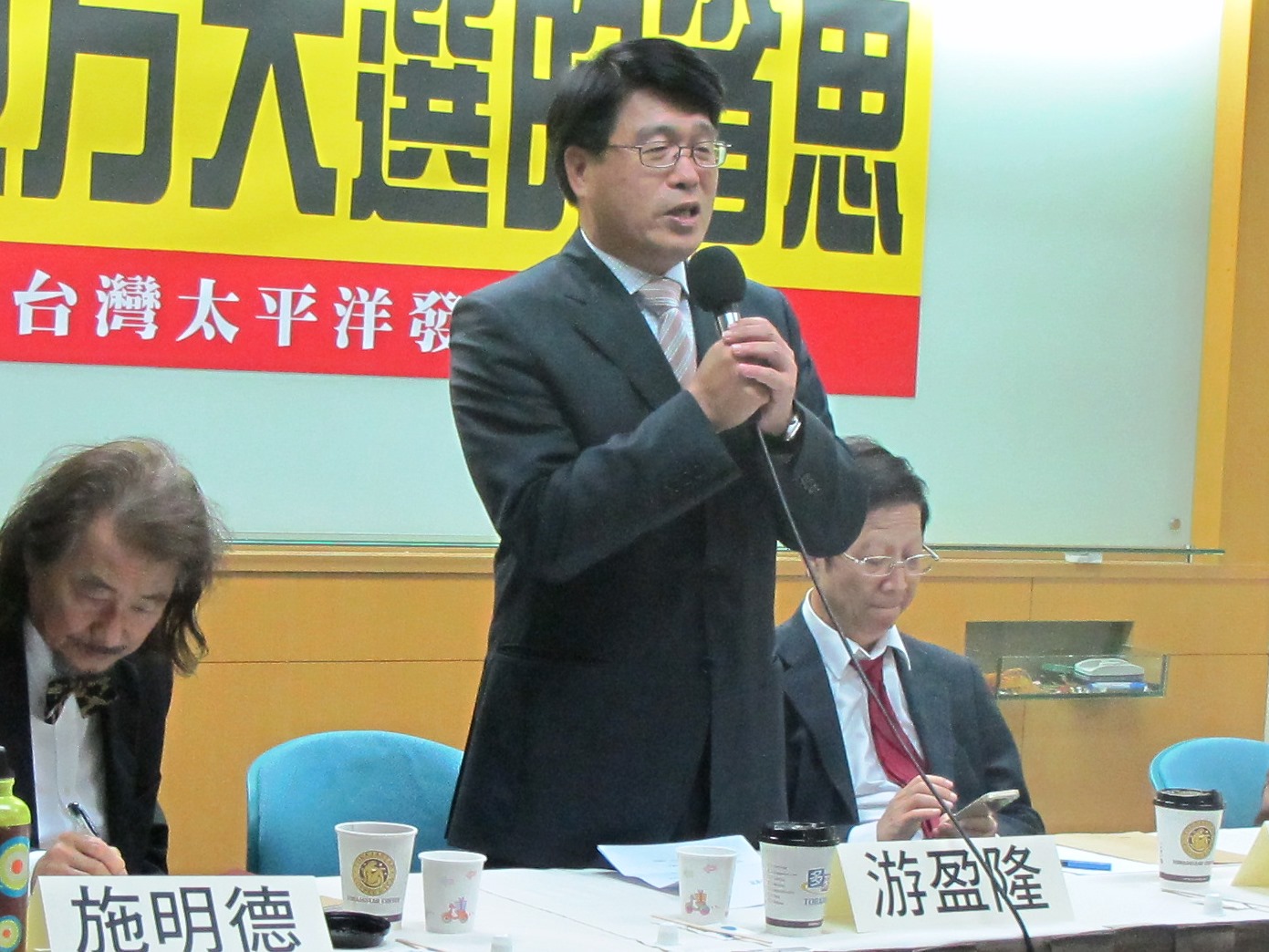 民進黨智庫憲政小組召集人游盈隆認為台灣社會未必能接受內閣制。圖:新頭殼資料照片 民進黨智庫憲政小組召集人游盈隆認為台灣社會未必能接受內閣制。圖:新頭殼資料照片