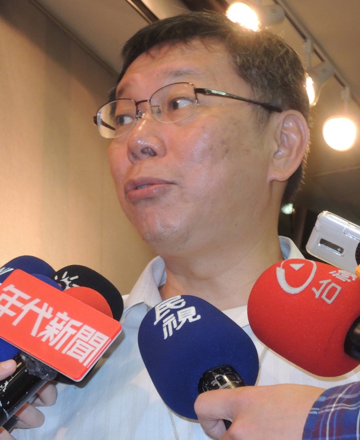 台大醫師柯文哲笑稱,「每個縣市都希望我去選!」不過選台北市長會比較有破壞力。圖:陳冠廷/攝 台大醫師柯文哲笑稱,「每個縣市都希望我去選!」不過選台北市長會比較有破壞力。圖:陳冠廷/攝