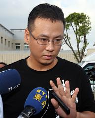 洪仲丘連上直屬長官、542旅旅部連上尉副連長劉延俊因涉嫌重大,軍高檢今(22)日下午已向法院聲請羈押。圖:中央社資料照片 洪仲丘連上直屬長官、542旅旅部連上尉副連長劉延俊因涉嫌重大,軍高檢今(22)日下午已向法院聲請羈押。圖:中央社資料照片