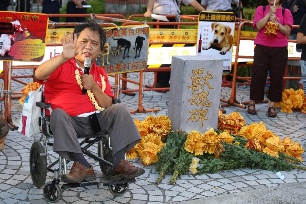 圖為台灣貓狗人協會理事長黃泰山發表聲明。圖:林雨佑/攝 圖為台灣貓狗人協會理事長黃泰山發表聲明。圖:林雨佑/攝