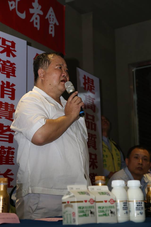 味全企業工會理事長陳賢仁希望社會大眾不要再抵制味全產品。圖3之3:林雨佑/攝 味全企業工會理事長陳賢仁希望社會大眾不要再抵制味全產品。圖3之3:林雨佑/攝