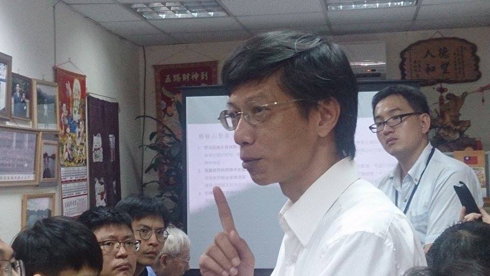台科大秘書長黃慶東3日在會上則強調,台科大「對於文化資產的保護,是不遺餘力的」,並希望能夠盡量參與討論。圖:王子軒/攝 台科大秘書長黃慶東3日在會上則強調,台科大「對於文化資產的保護,是不遺餘力的」,並希望能夠盡量參與討論。圖:王子軒/攝