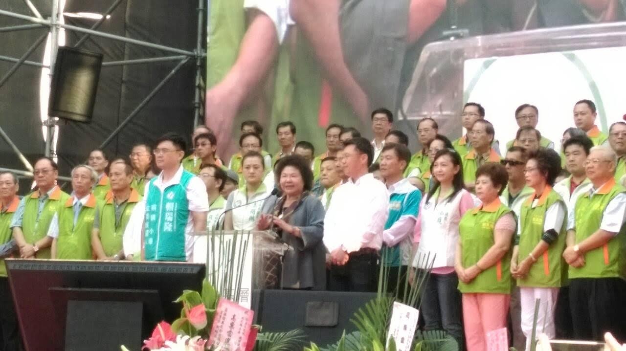 趙天麟侃侃而談他參政20年,致力把選舉風氣轉變成民主嘉年華會。 趙天麟侃侃而談他參政20年,致力把選舉風氣轉變成民主嘉年華會。