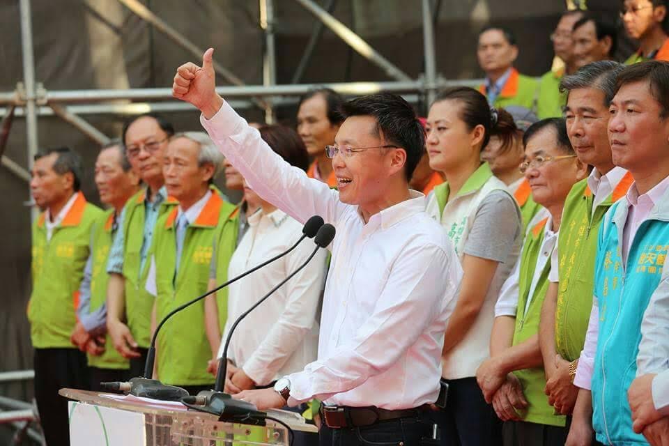 趙天麟侃侃而談他參政20年,致力把選舉風氣轉變成民主嘉年華會。 趙天麟侃侃而談他參政20年,致力把選舉風氣轉變成民主嘉年華會。