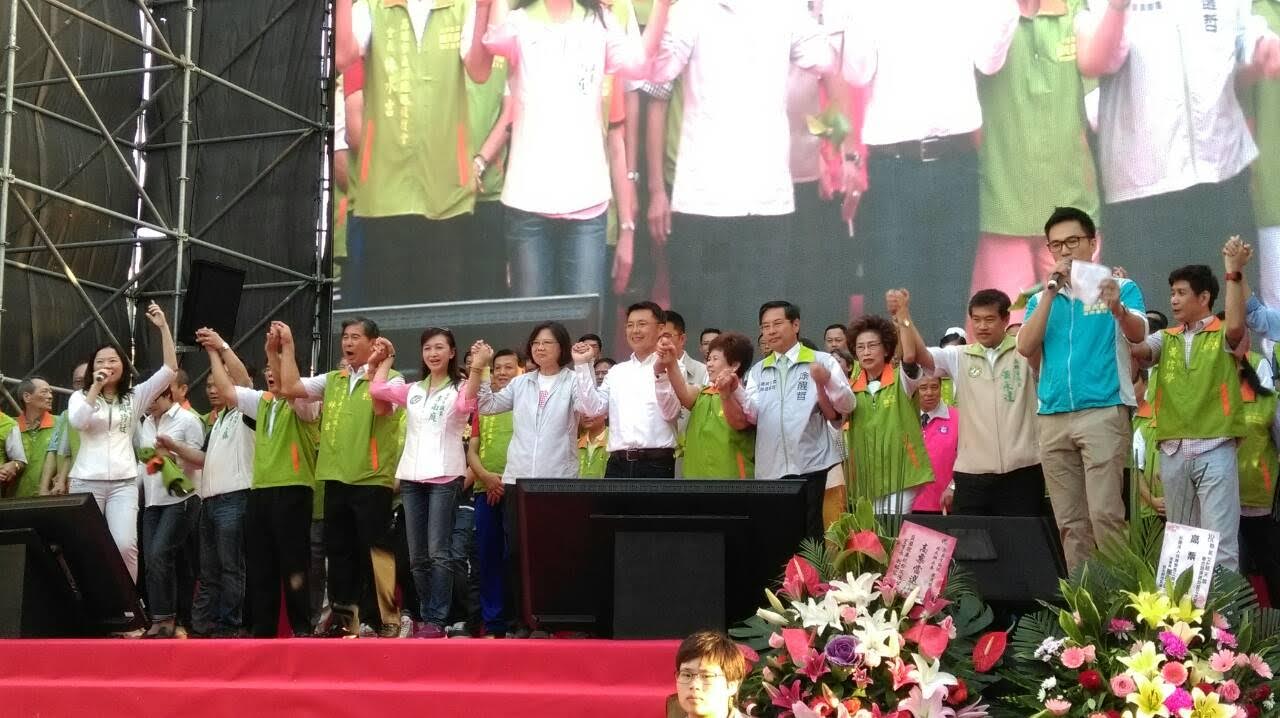 趙天麟侃侃而談他參政20年,致力把選舉風氣轉變成民主嘉年華會。 趙天麟侃侃而談他參政20年,致力把選舉風氣轉變成民主嘉年華會。