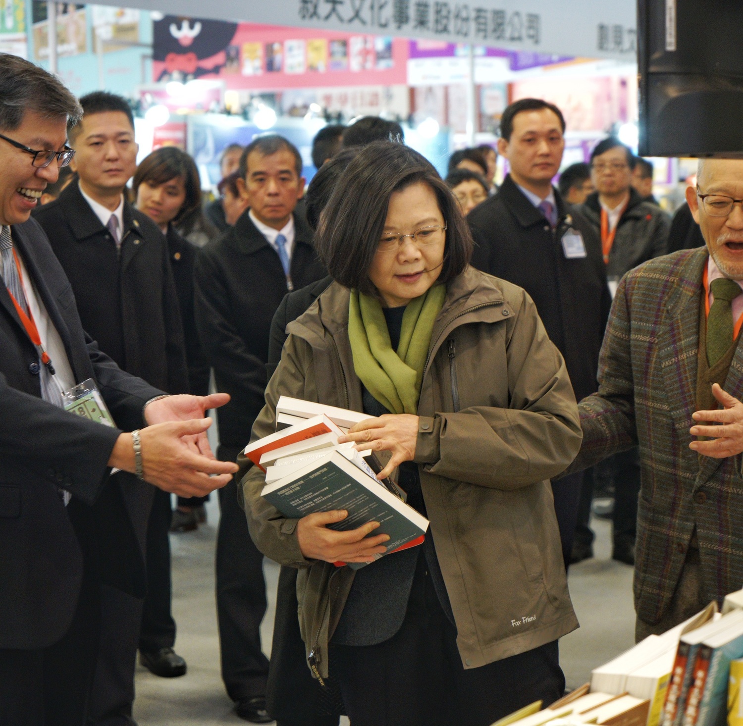蔡英文總統參觀台北國際書展。   圖：張良一/攝