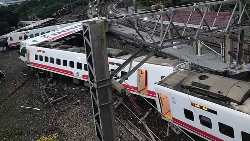 普悠瑪列車於前年發生出軌意外，今（19）日調查結果出爐，確定列車翻覆前有超速情形。   圖：新頭殼資料照片