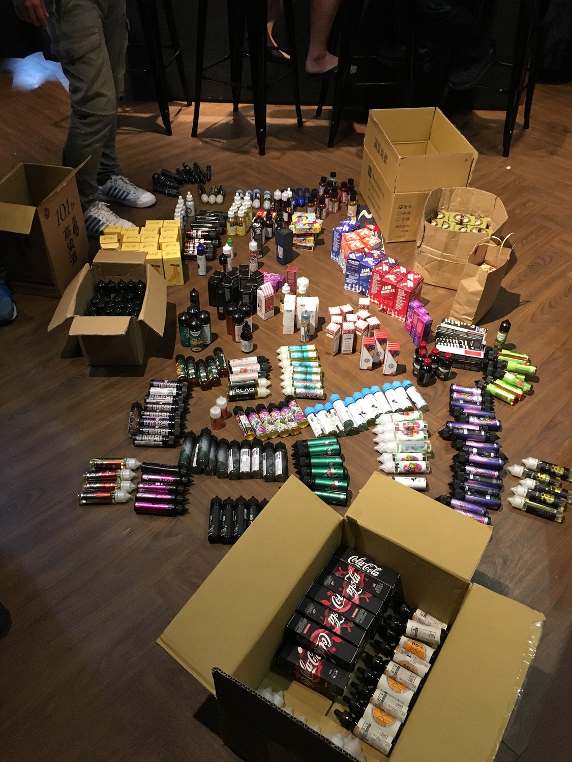 電子煙不管是品質與安全都未經證實，食安處呼籲進口商、販售業者避免販售不法電子菸。