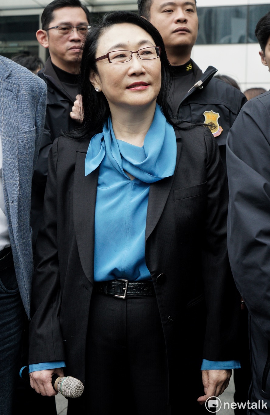 王雪紅響應「九二共識」TVB股價慘跌93％ 謝金河：複製「宏達電」模式