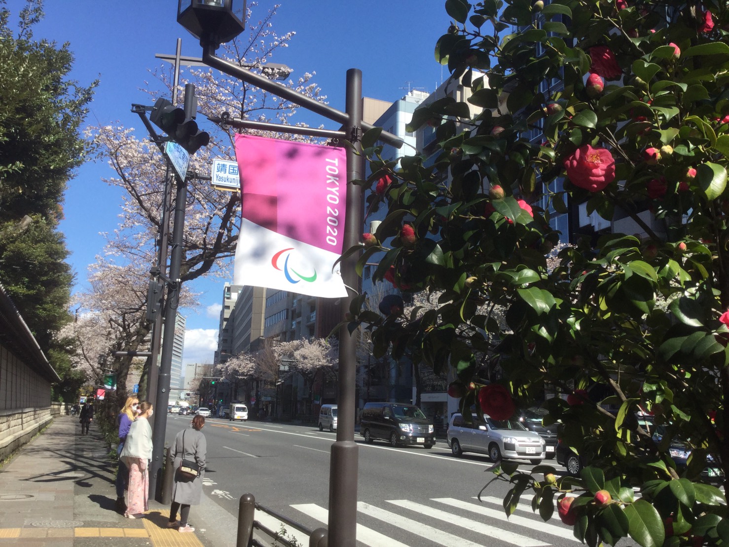 東奧2020旗幟仍在日本街頭飄揚。   圖：劉黎兒/攝(資料照片)