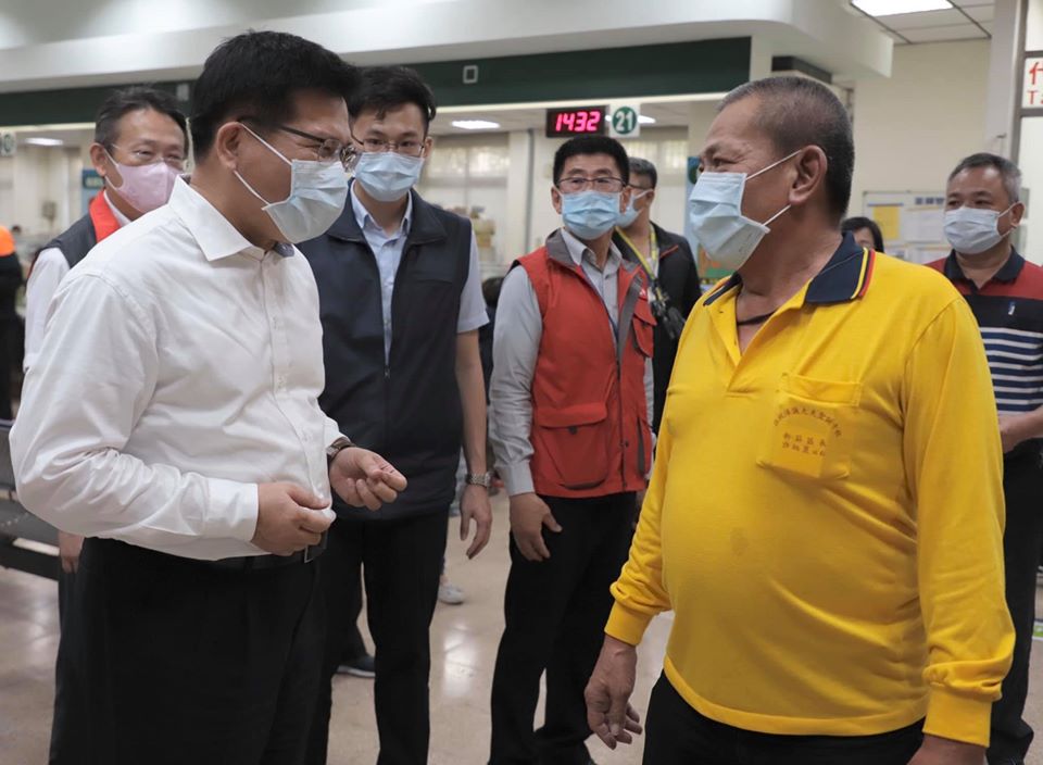 交通部紓困津貼每月補助1萬元 已超過4萬名運將完成申請 生活 新頭殼newtalk 交通部紓困津貼每月補助1萬元 已超過4萬名運將完成申請 生活 新頭殼newtalk