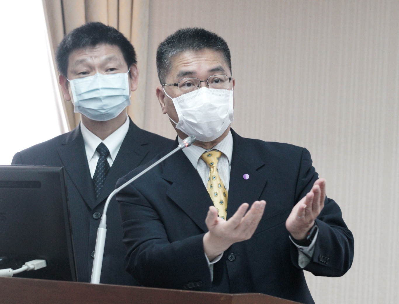 內政部長徐國勇、消防署長陳文龍今天在立院內政委員會備詢。 圖:張良一/攝 內政部長徐國勇、消防署長陳文龍今天在立院內政委員會備詢。 圖:張良一/攝