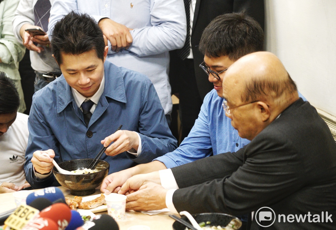 ä¸æ€¡éŠ˜æ›¬ é™³è€é—† æº«æƒ…ç°¡è¨Šç‰›è‚‰éºµåº—ç¸½ç¶