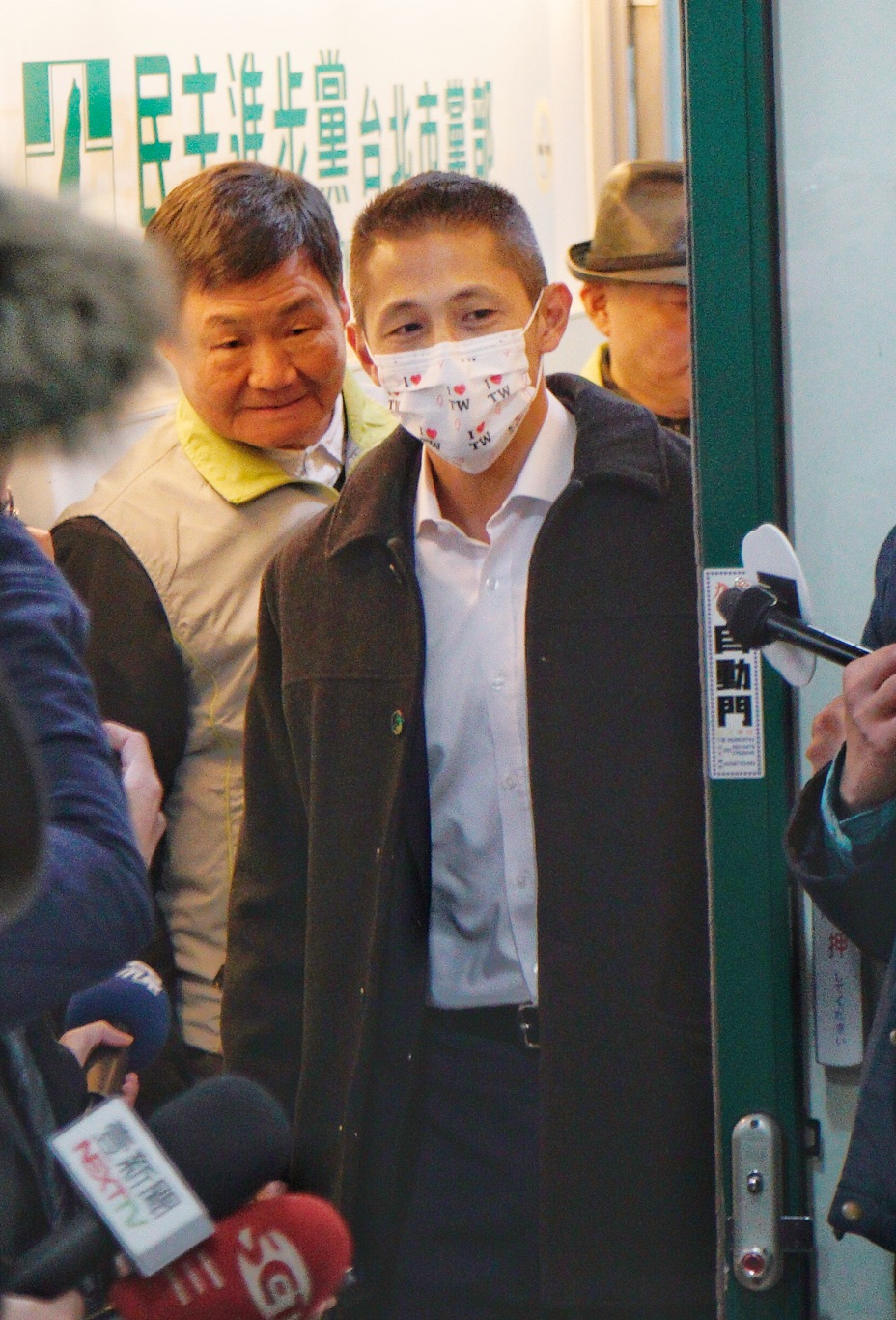 民進黨北市黨部涉黑道之亂 徐巧芯籲吳怡農宣戰：請證明不是黑道魁儡