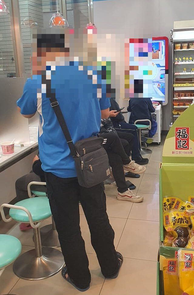超商突然大排長龍！行家見「神機台」秒懂嘆：兒子都吵著要玩