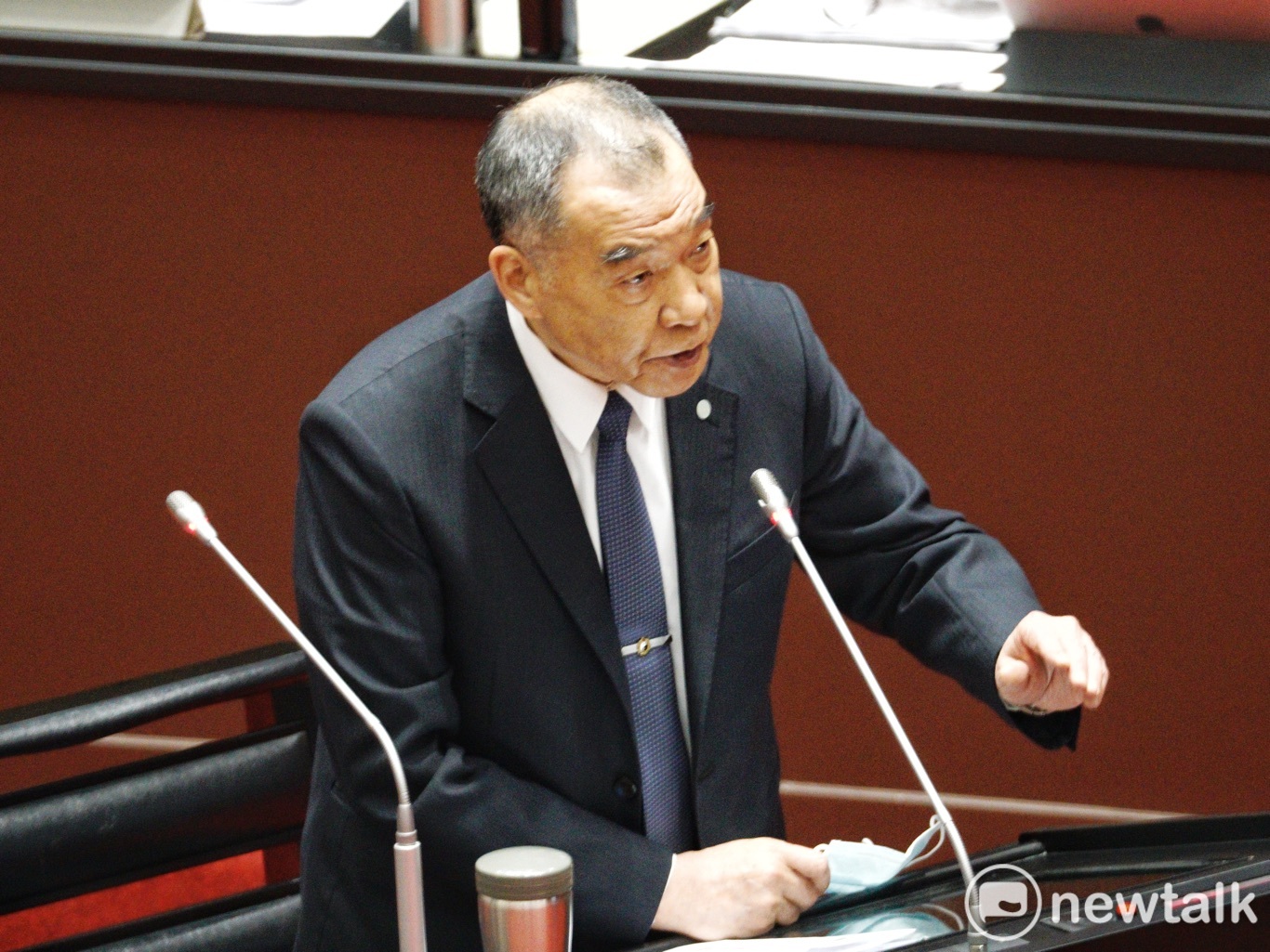 18禁性愛文章登《青年日報》惹議 邱國正 : 很抱歉 會導正過來