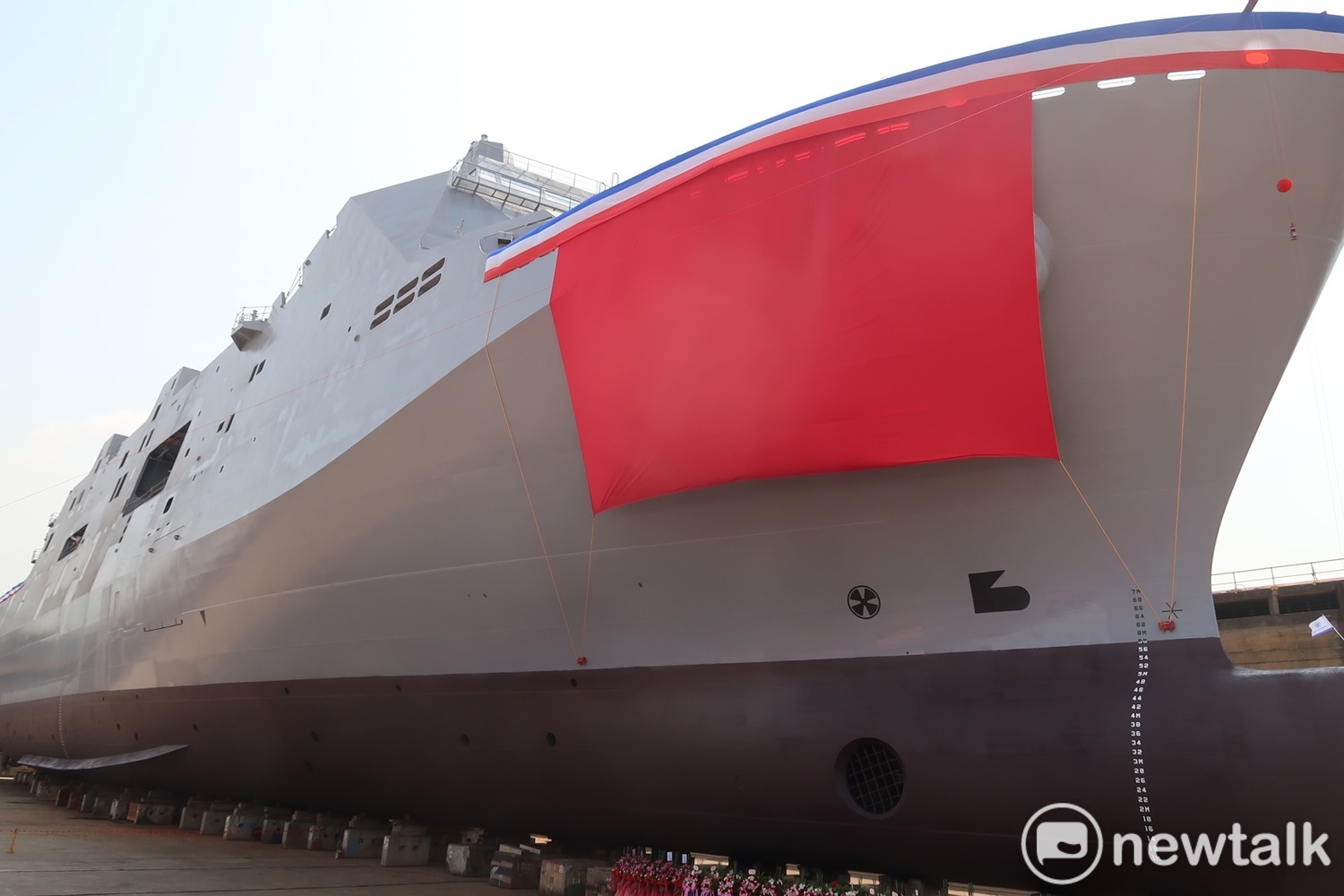 首艘海軍萬噸級運輸艦命名下水台船工會喊總統要增加預算 政治 新頭殼newtalk