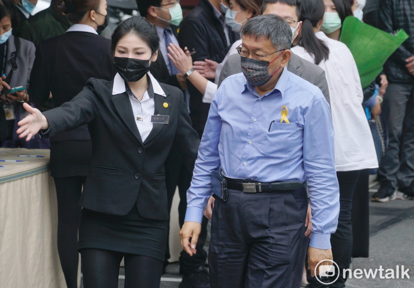 台北市長柯文哲赴台北市立第一殯儀館出席0402台鐵408次列車事故聯合追思公祭。 圖:張良一 / 攝