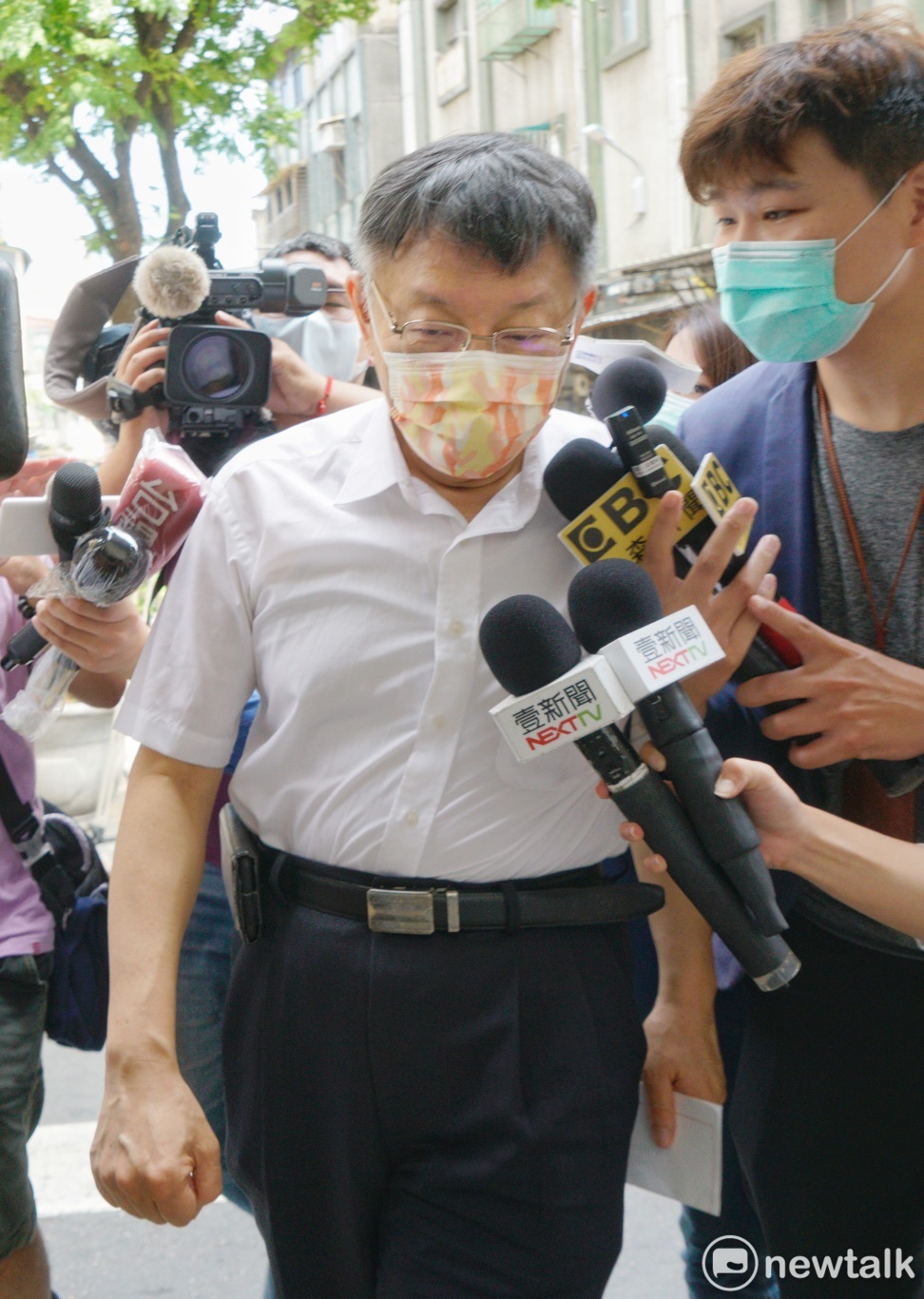 柯文哲赴指揮所開會 王必勝：談及非法移工打疫苗 帶回指揮中心討論