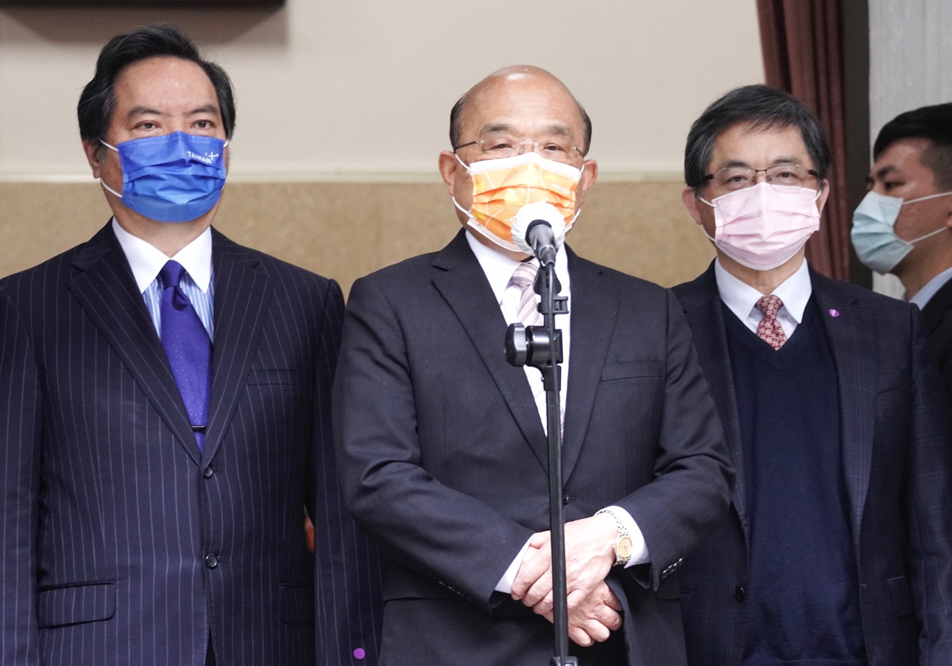 批吳斯懷、洪秀柱 蘇貞昌：與中國同鼻孔出氣非主流民意