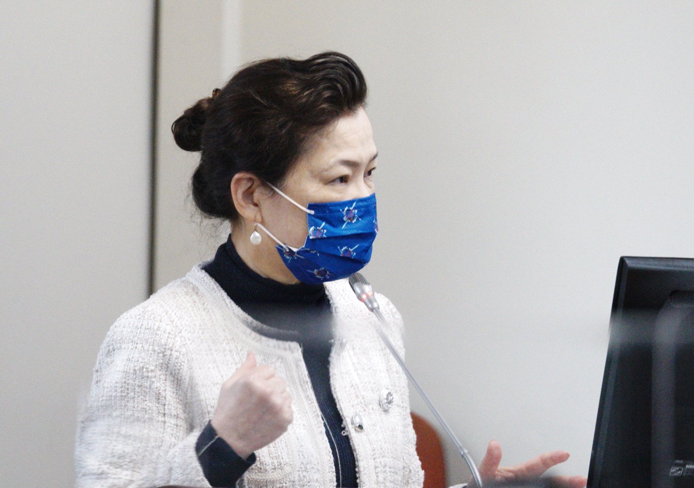 經濟部長王美花今（28）天在立院經濟委員會備詢。   圖：張良一/攝