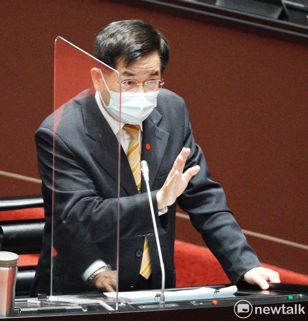 新版停課標準被罵翻 潘文忠現身：小學以下要爸媽照顧是最大挑戰