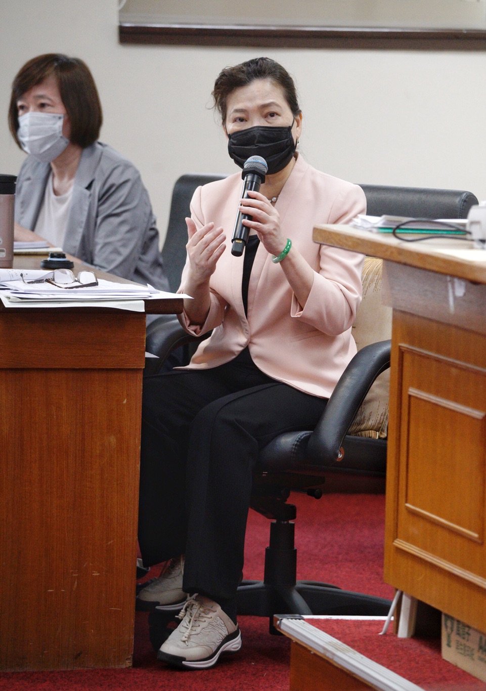 經濟部長王美花赴立院經濟委員會備詢。   圖：張良一/攝