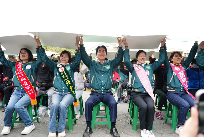  賴清德環島拼圖造勢前進彰化，拉抬四名女性立委候選人。 圖：賴清德競總提供 