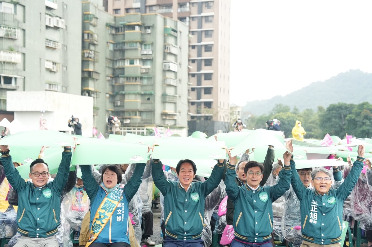  賴清德環島前進「台灣頭」基隆市，承諾用交通、建設、觀光、居住「四大指南針」，讓基隆在對的航線上加速前進。 圖：賴清德競總提供 