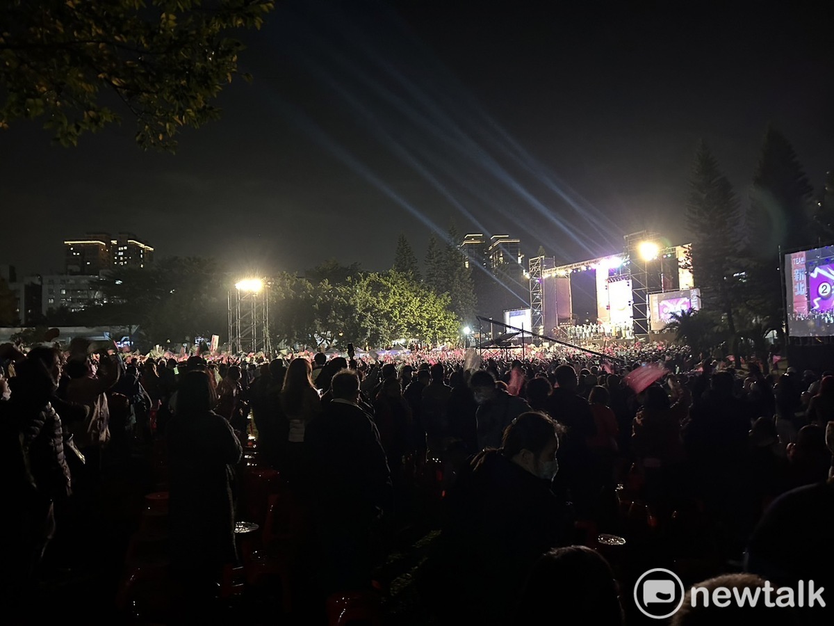  賴清德晚間最後一個行程回到新北造勢，現場支持者爆棚。 圖：黃宣尹攝 