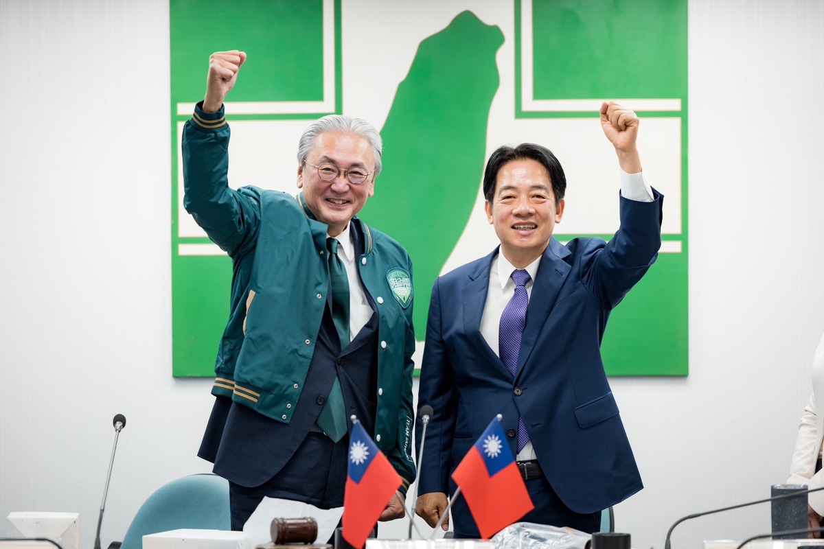 民進黨總統當選人賴清德在選後隔天接見日本友台跨黨派議員聯盟「日華議員懇談會」會長古屋圭司。古屋圭司1月15日向日媒透露，當他邀請賴清德在就任後訪問日本，賴清德雖然沒有明確回應，但有表達類似「因為喜歡日本所以想去」的意思。 （圖／賴清德臉書）