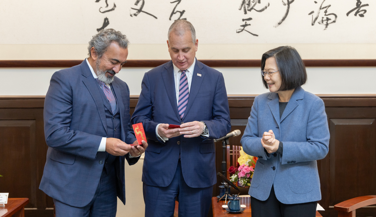  總統蔡英文接見「美國聯邦眾議院『國會台灣連線』跨黨派共同主席訪問團」。 圖：總統府提供 