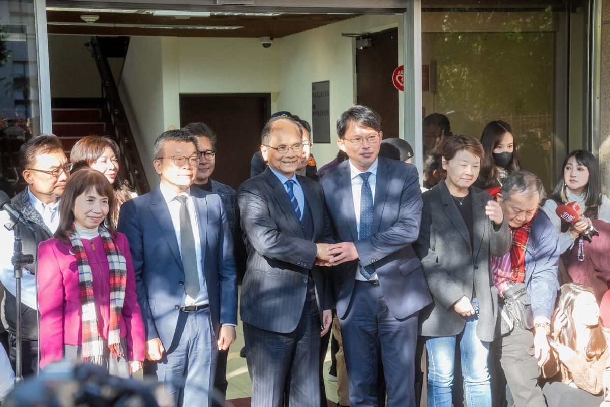  游錫堃今日拜會民眾黨團，對於「單一召委制」等議題的立場受到關注。 圖：翻攝自游錫堃臉書 
