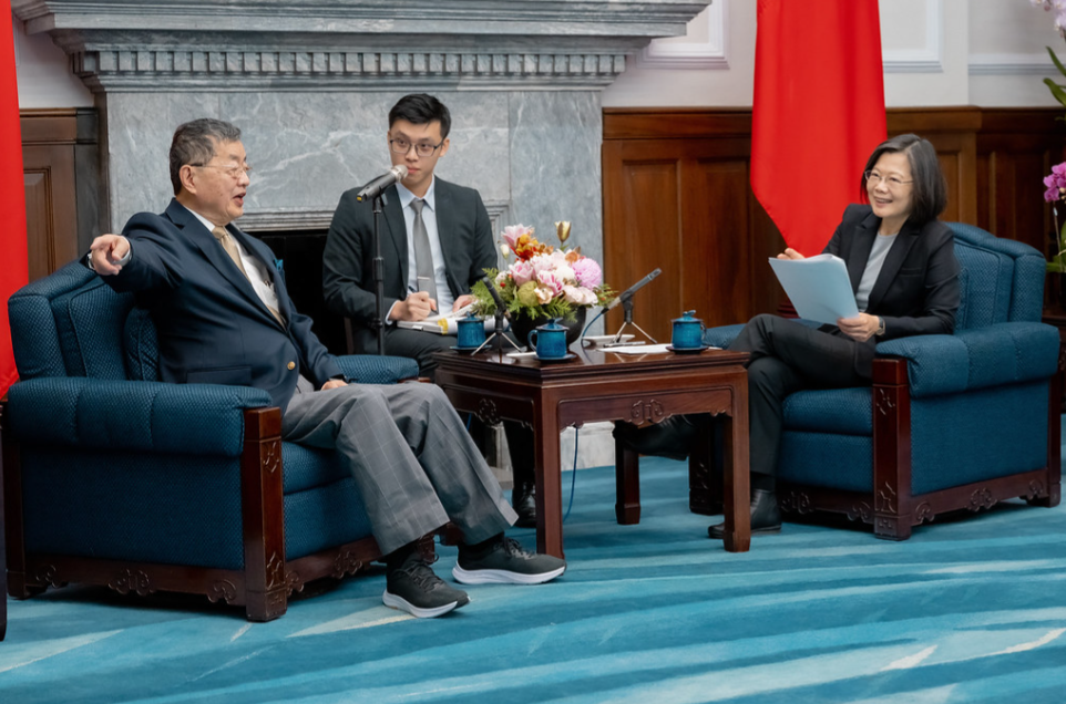  蔡英文接見「美國國家韌力公司代表團」。 圖：總統府提供 