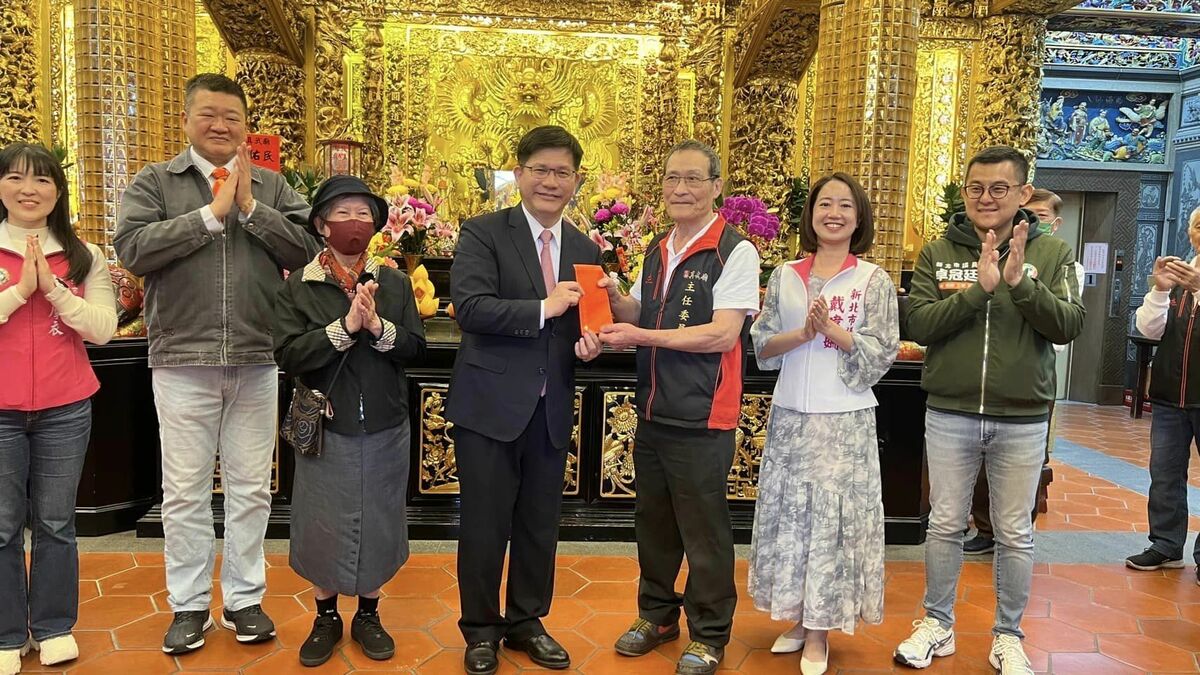  林佳龍開工前回板橋走春。 圖：翻攝自林佳龍臉書 